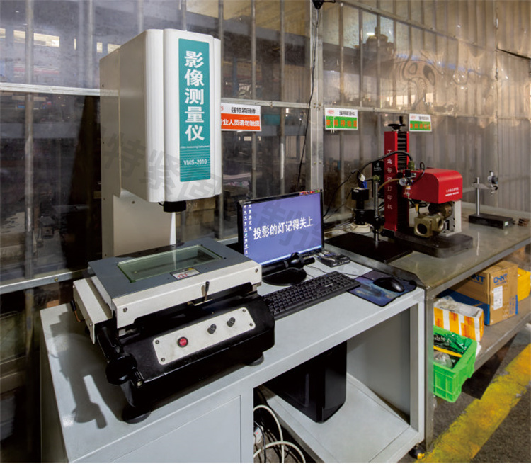 生產(chǎn)現(xiàn)場(chǎng)投影儀